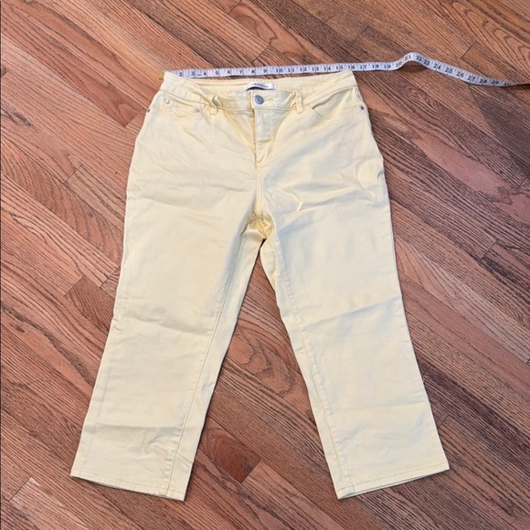 croft & barrow Pants - Croft & Barrow Yellow Cropped Pants Size: 12 stretch
